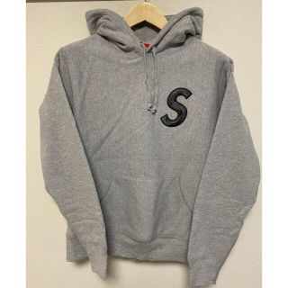 シュプリーム(Supreme)のシュプリーム 18AW Sロゴ スウェット パーカー (パーカー)