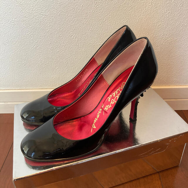 PEPITA D'ORO(ペピータドロ)のぺピータドロ　パンプス　ブラック23.5センチ レディースの靴/シューズ(ハイヒール/パンプス)の商品写真
