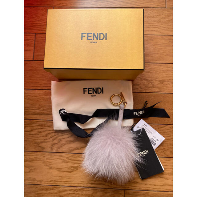 FENDI ポンポン チャーム キーホルダー 【冬バーゲン☆】 51.0%OFF www ...