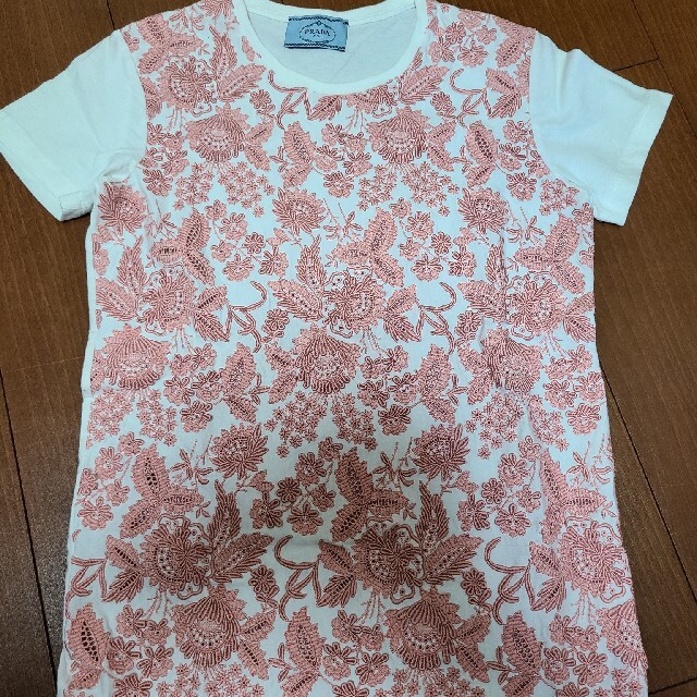 PRADA(プラダ)のPRADA　花柄　Tシャツ　美品　S レディースのトップス(Tシャツ(半袖/袖なし))の商品写真