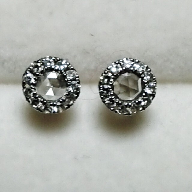 ☆K18WGダイヤピアス0.2CT