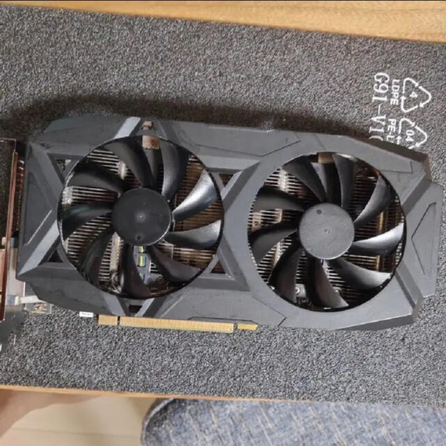 Radeon RX570 RX580 3枚セット。ゲーミング用の通常モデル