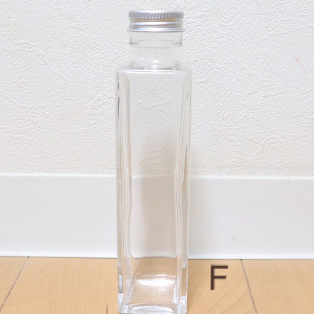 ひなひな様専用　ハーバリウム瓶　ACDF 4本 ハンドメイドの素材/材料(各種パーツ)の商品写真