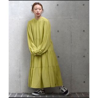 ダブルクローゼット(w closet)の♡美品♡【w closet 】ハイネックサテンティアードワンピース(ロングワンピース/マキシワンピース)