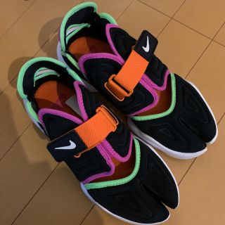 ナイキ(NIKE)のNIKE アクアリフト　24 マルチカラー(スニーカー)