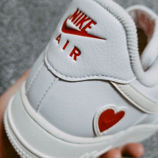 NIKE　AIRFORCE1　VALENTINE'S  DAY