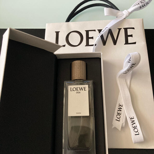 LOEWE(ロエベ)のロエベ　オードゥ　パルファン　ロエベ001マン50ml コスメ/美容の香水(ユニセックス)の商品写真