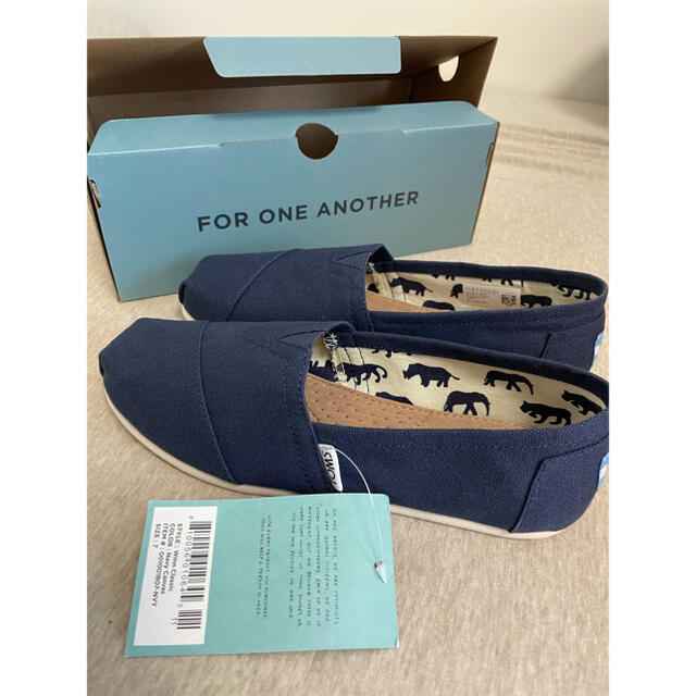 TOMS - 新品 TOMS 24センチ クラシック ネイビー箱なしの通販 by みみ ...