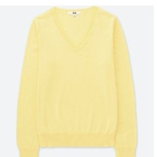 ユニクロ(UNIQLO)のユニクロ　コットンカシミヤVネックセーター　イエロー(ニット/セーター)