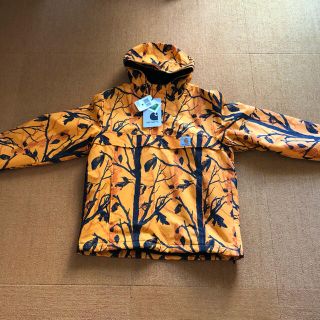 カーハート(carhartt)の【即売り切れ】カーハートWIP☆ワンポイントロゴ入りジャケット　新品未使用(マウンテンパーカー)