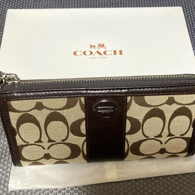 送料込★COACH  長財布 レディース財布　プレゼント 未使用