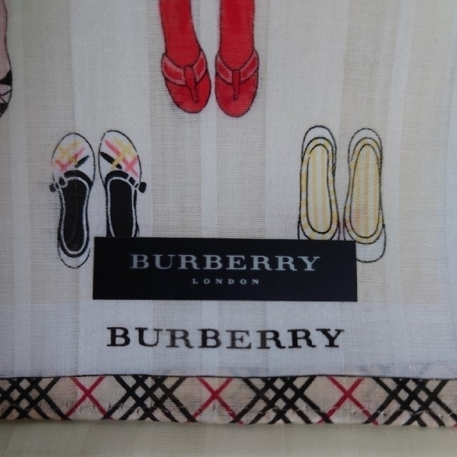 BURBERRY(バーバリー)のバーバリーハンカチーフ レディースのファッション小物(ハンカチ)の商品写真