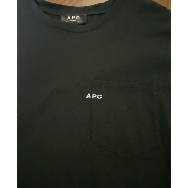 A.P.C(アーペーセー)のA.P.C アーペーセー 刺繍入りポケット付Tシャツ　黒 メンズのトップス(Tシャツ/カットソー(半袖/袖なし))の商品写真