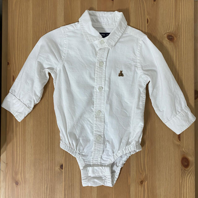 babyGAP(ベビーギャップ)のbabyGAP ベビー　ギャップ　白　シャツ　フォーマル　70サイズ　長袖 キッズ/ベビー/マタニティのベビー服(~85cm)(シャツ/カットソー)の商品写真