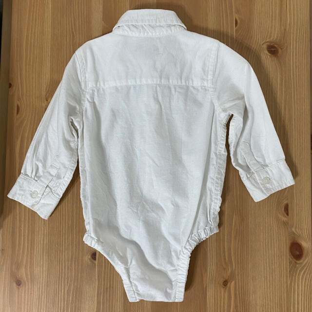 babyGAP(ベビーギャップ)のbabyGAP ベビー　ギャップ　白　シャツ　フォーマル　70サイズ　長袖 キッズ/ベビー/マタニティのベビー服(~85cm)(シャツ/カットソー)の商品写真