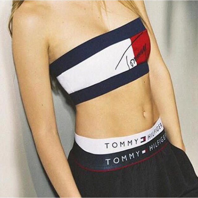 TOMMY HILFIGER(トミーヒルフィガー)のSALE🎊ベアトップ レディースのトップス(ベアトップ/チューブトップ)の商品写真