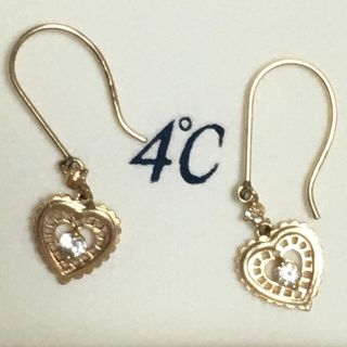 ヨンドシー(4℃)の4°C ハートフックピアス(ピアス)