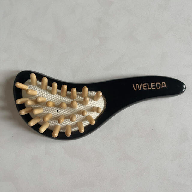 WELEDA(ヴェレダ)のWELEDAマッサージブラシ コスメ/美容のボディケア(ボディマッサージグッズ)の商品写真