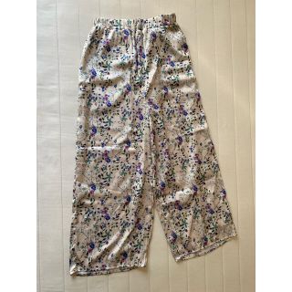 ケービーエフ(KBF)の☆専用☆花柄パンツ(カジュアルパンツ)