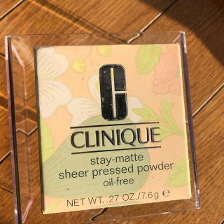 クリニーク(CLINIQUE)の新品/CLINIQUE ✳︎ ステイ マット シアー プレスト パウダー(ファンデーション)