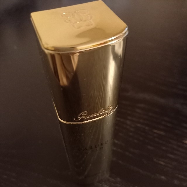 GUERLAIN(ゲラン)のGUERLAINパリュールゴールドフルイド#11 コスメ/美容のベースメイク/化粧品(ファンデーション)の商品写真