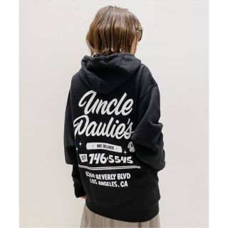 アパルトモンドゥーズィエムクラス(L'Appartement DEUXIEME CLASSE)のUNCLE PAULIE’S　HOODED SWATSHIRT　ブラック(パーカー)