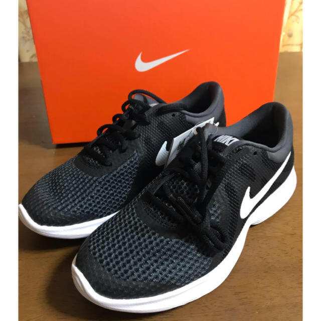 ナイキ　NIKE スニーカー　24.0cm