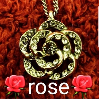 kiwa Rose バラ柄　薔薇柄　ローズ　ラインストーン　ネックレス　　(ネックレス)