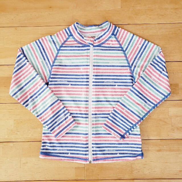 ラッシュガード　120cm キッズ/ベビー/マタニティのキッズ服女の子用(90cm~)(水着)の商品写真