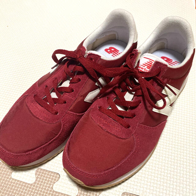New Balance(ニューバランス)のほぼ新品♡ニューバランス♡スニーカー　赤　24.5cm レディースの靴/シューズ(スニーカー)の商品写真