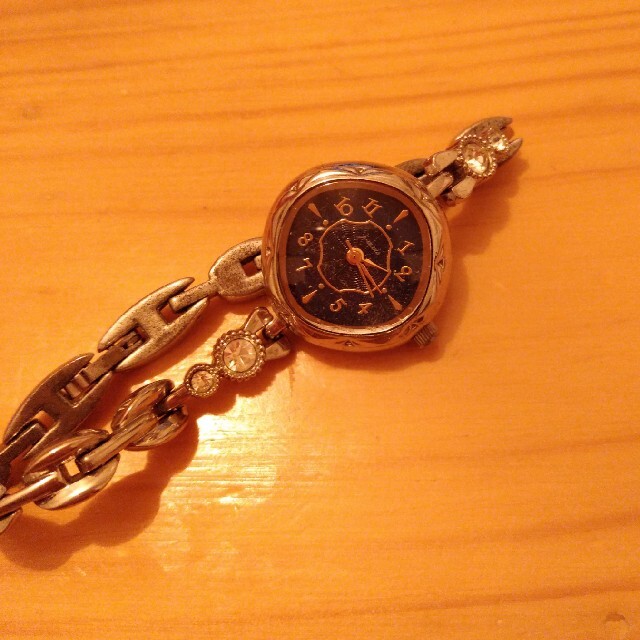 シルバーチェーンの腕時計 レディースのファッション小物(腕時計)の商品写真