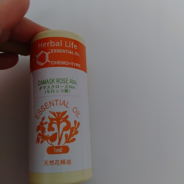 生活の木(セイカツノキ)のハーバルライフ 花精油 ダマスクローズAbs.(モロッコ産)(1ml) コスメ/美容のリラクゼーション(エッセンシャルオイル（精油）)の商品写真