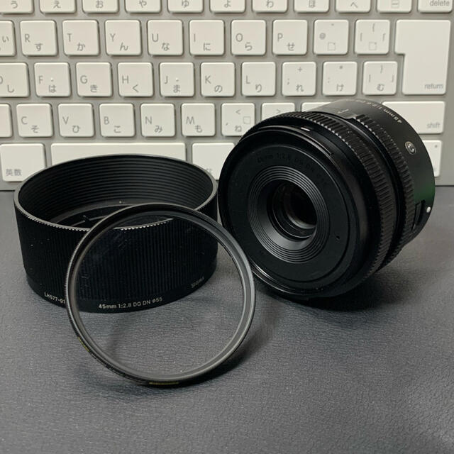 SIGMA(シグマ)の美品！SIGMA Contemporary 45mm 1:2.8 DG DN スマホ/家電/カメラのカメラ(レンズ(単焦点))の商品写真