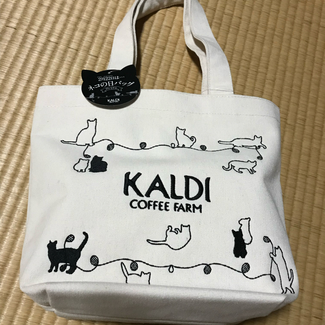 KALDI(カルディ)のあき 様専用 KALDI ネコの日バック 2021 セット レディースのバッグ(トートバッグ)の商品写真