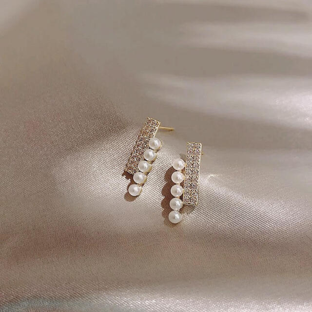 4℃(ヨンドシー)のpearl & zirconia bar pierce ◯s925 post レディースのアクセサリー(ピアス)の商品写真