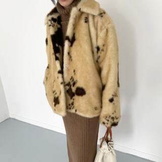 トゥデイフル(TODAYFUL)のcow pattern fur jacket(毛皮/ファーコート)
