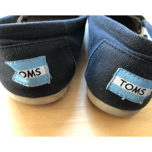 TOMS(トムズ)のtoms スリッポン レディース 24㎝ レディースの靴/シューズ(スリッポン/モカシン)の商品写真