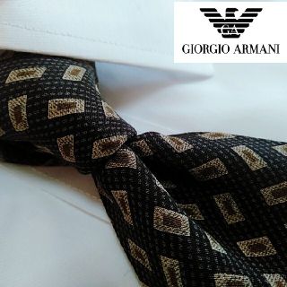 ジョルジオアルマーニ(Giorgio Armani)の美品！　ジョルジオ　アルマーニ　ネクタイ　 ドット柄　シルク100%　イタリア産(ネクタイ)