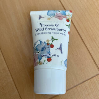 キャスキッドソン(Cath Kidston)の未使用新品 Wild Strawberry ハンドウォッシュ ハンドソープ(ボディソープ/石鹸)