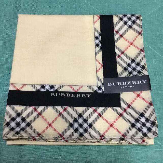 BURBERRY(バーバリー)の【Burberry】バーバリー　大判ハンカチ　新品・未使用　　膝掛けにも レディースのファッション小物(ハンカチ)の商品写真