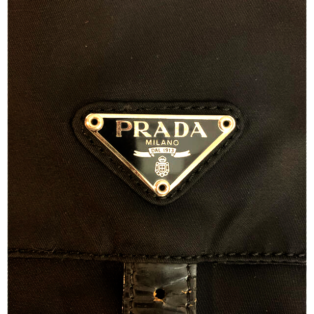 PRADA(プラダ)の PRADA　プラダ　メッセンジャー　ショルダーバッグ レディースのバッグ(ショルダーバッグ)の商品写真