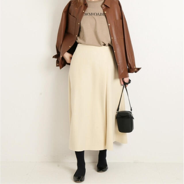 IENA(イエナ)のイエナ/ハード圧縮 フレアスカート/ホワイト/ロングスカート レディースのスカート(ロングスカート)の商品写真