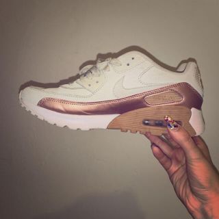 ナイキ(NIKE)のスニーカー(スニーカー)