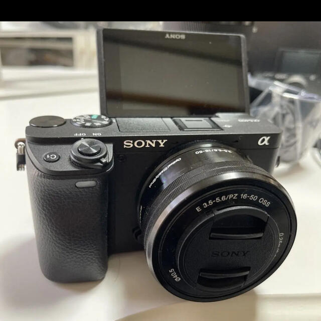 SONY(ソニー)のSONY α6400ダブルズームレンズキット スマホ/家電/カメラのカメラ(ミラーレス一眼)の商品写真