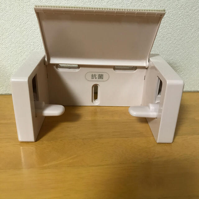 TOTO(トウトウ)のトイレットペーパーホルダー インテリア/住まい/日用品の収納家具(トイレ収納)の商品写真