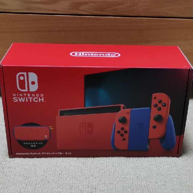 Nintendo Switch(ニンテンドースイッチ)のNintendo Switch マリオレッド × ブルー セット エンタメ/ホビーのゲームソフト/ゲーム機本体(家庭用ゲーム機本体)の商品写真