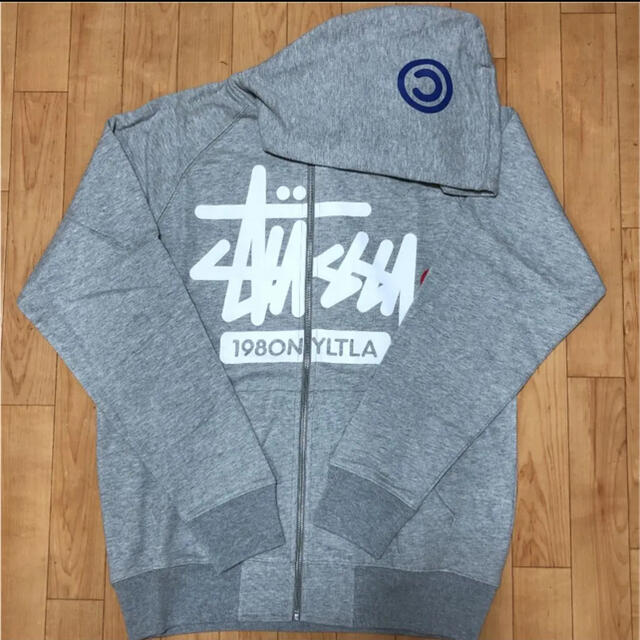 【美品】stussy  パーカー