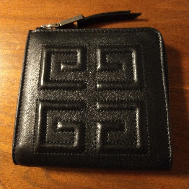 GIVENCHY(ジバンシィ)のGIVENCHY  財布！！ レディースのファッション小物(財布)の商品写真