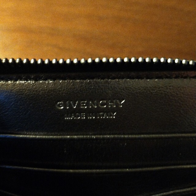 GIVENCHY(ジバンシィ)のGIVENCHY  財布！！ レディースのファッション小物(財布)の商品写真