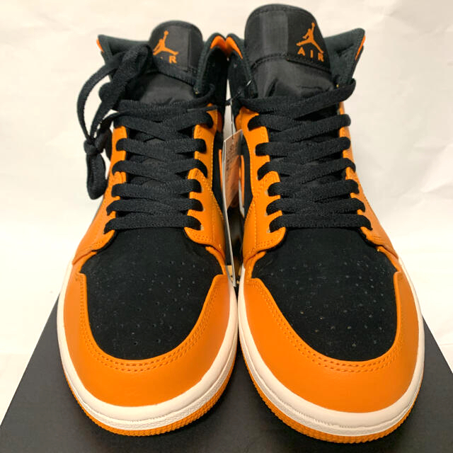 NIKE(ナイキ)のAIR JORDAN 1 MID メンズの靴/シューズ(スニーカー)の商品写真